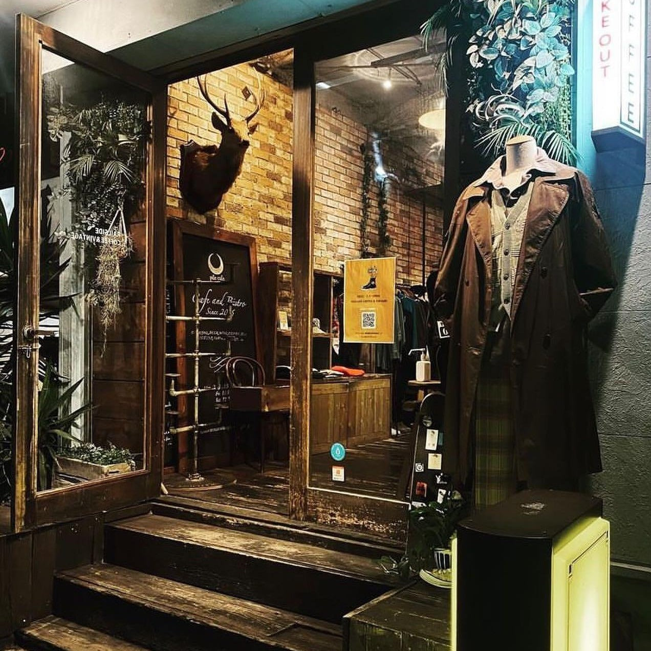 5月1日より「Railside Coffee & Vintage 代官山」で販売開始します。