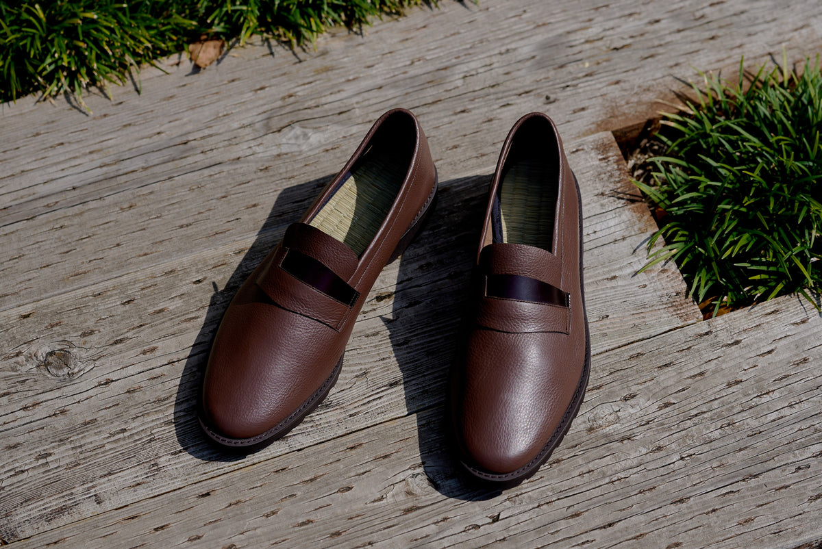 Dark Brown Plain Leather Loafers with Igusa Tatami Insole – Made in Japan Shoes | Liberato