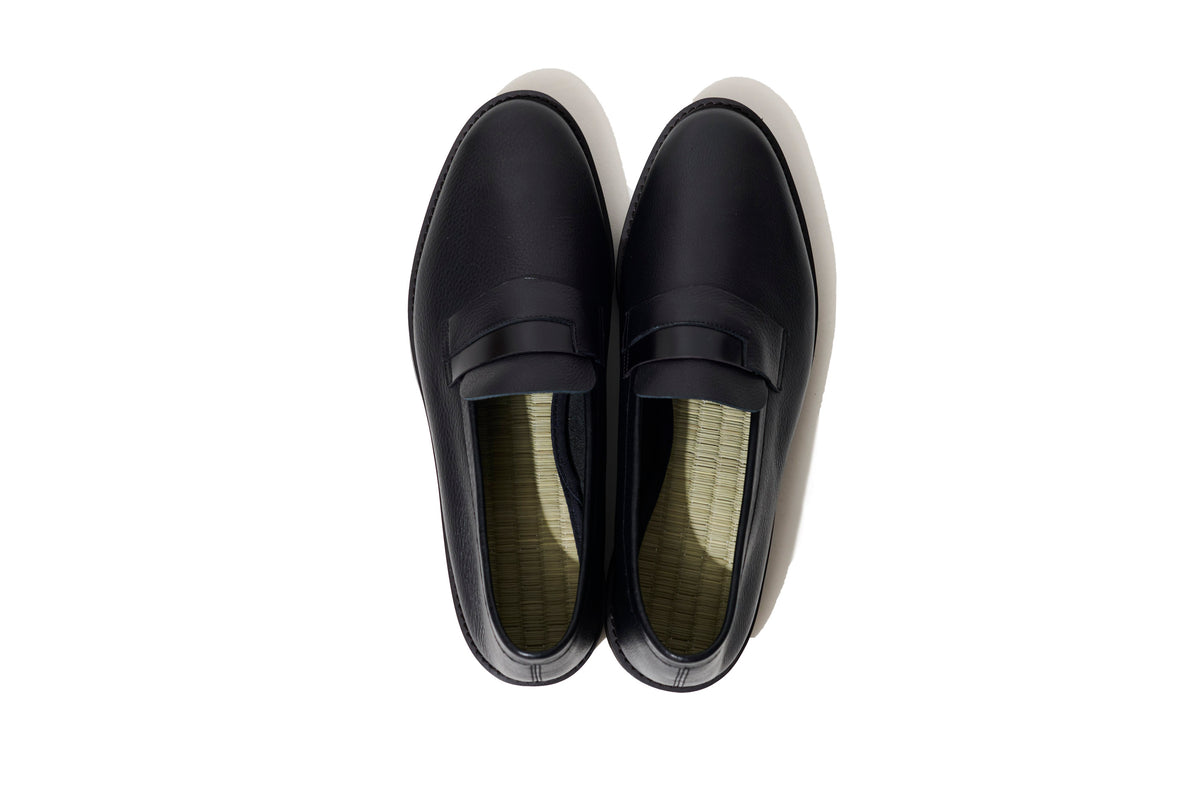 Black Plain Leather Loafers, Unisex – Made in Japan Shoes | Liberato