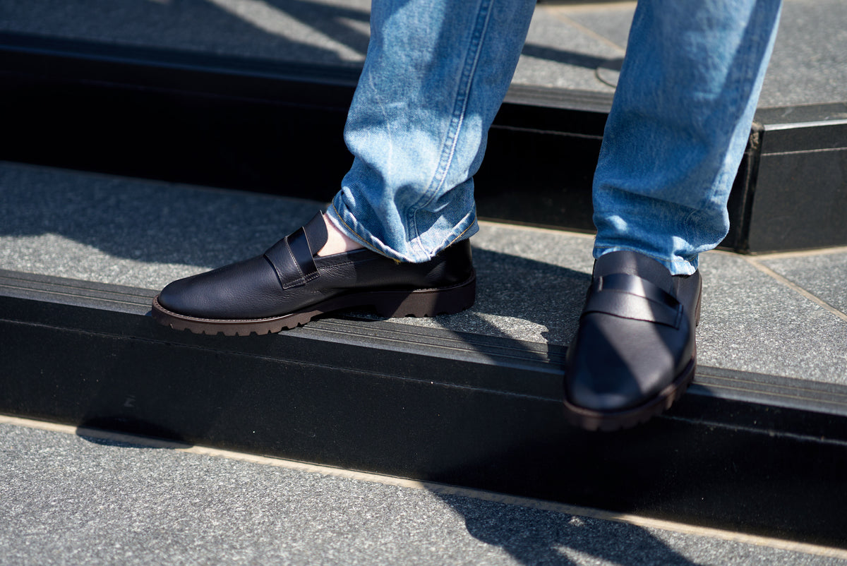Black Plain Leather Loafers, Vibram Sole – Made in Japan Shoes | Liberato
