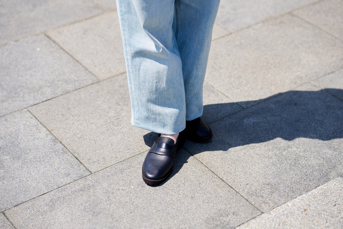 Black Plain Leather Loafers Worn Barefoot – Made in Japan Shoes | Liberato